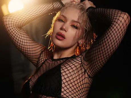 Chat with LeanaVey