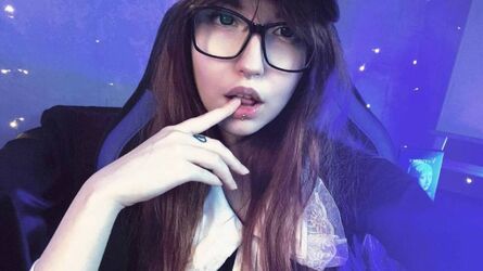 MiaCadence's live cam