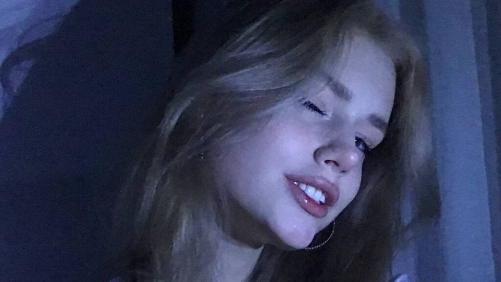 ErlinaCordery's profile from Jasmin at GirlsOfJasmin'