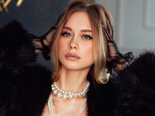 nude amateur online KarolinaConner