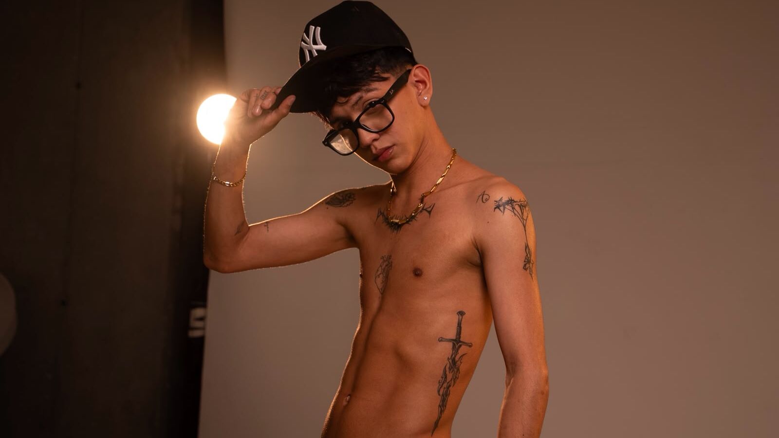 MarcusHadders glamour portrait