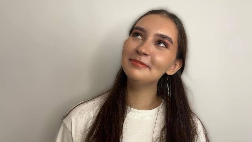 EsmaDanbury's profile from Jasmin at GirlsOfJasmin'