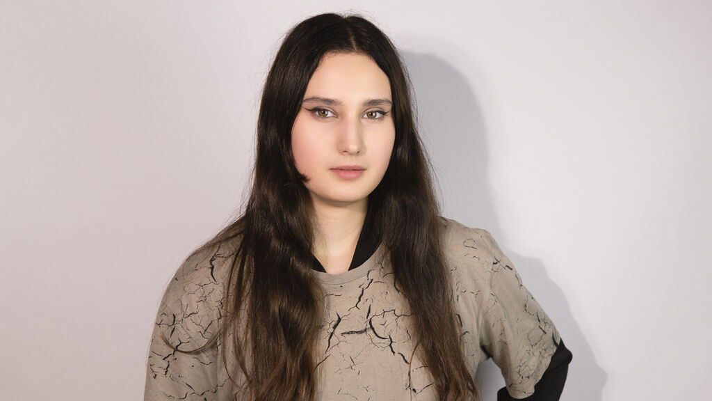 ChrisHold's profile from Jasmin at GirlsOfJasmin'