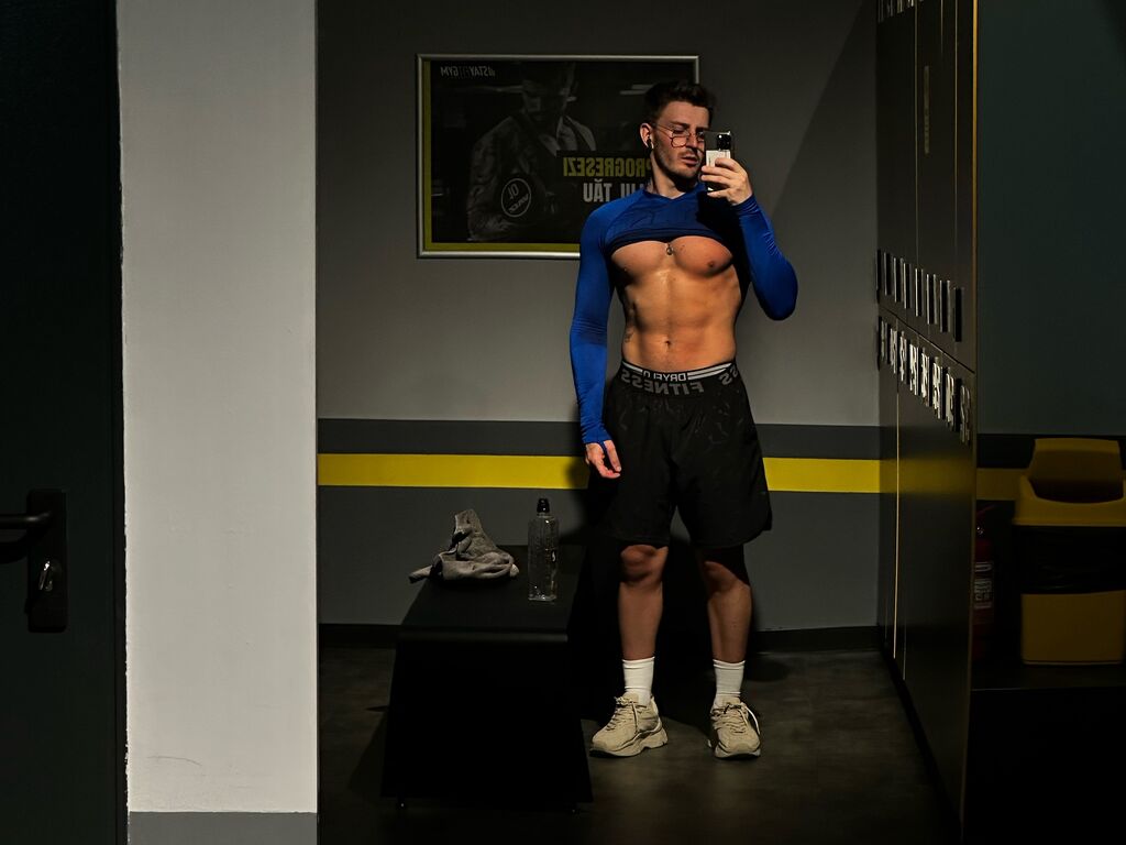 JulianDylan Nude