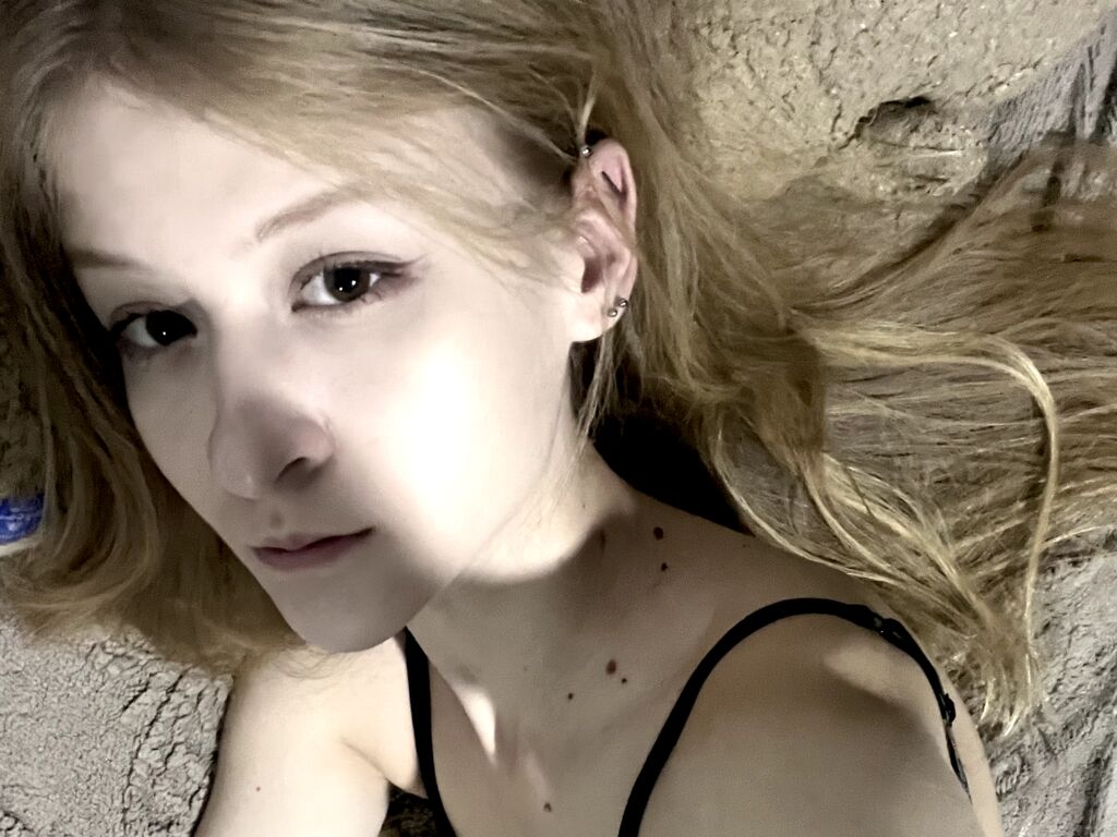 AngelaSoft from Web Night Cam