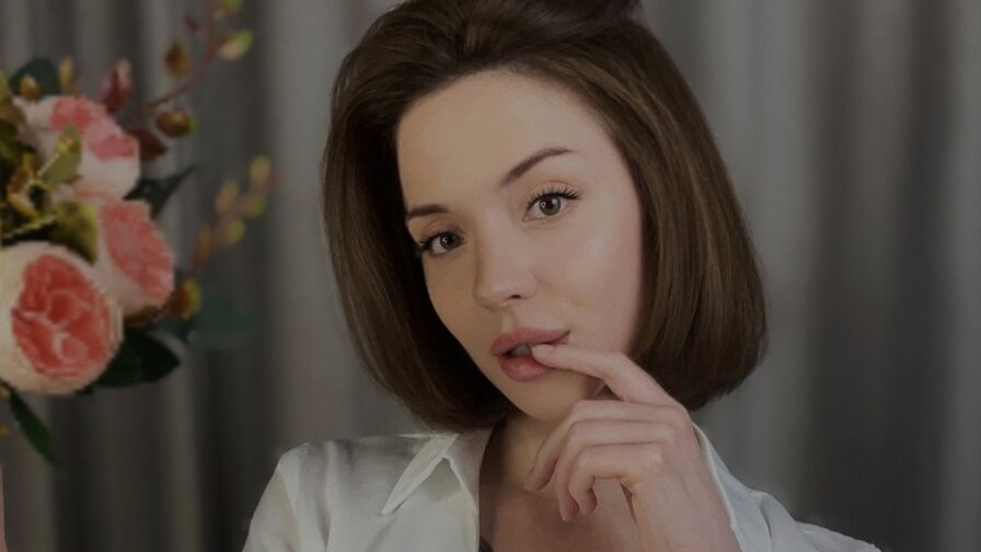 Watch SophiaSmile live on jobsporn.net