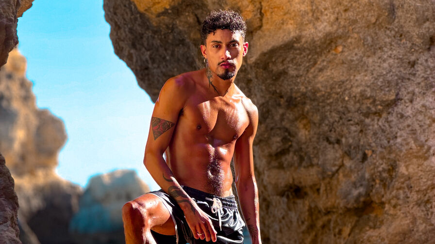 Join Yagu’s Live Webcam Show
