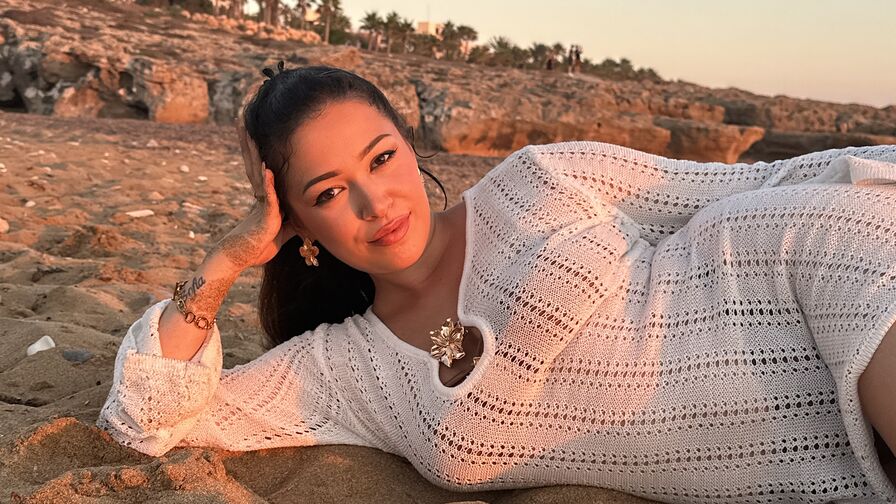 Watch ClaudiaJulie live on E-Chat
