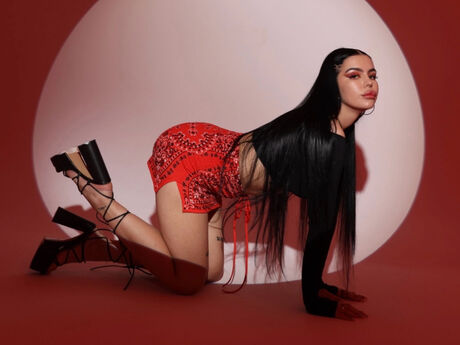 Chat with CassandraCaprice