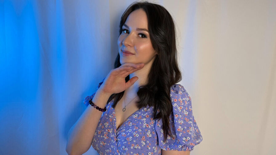Watch CarolinaCass live on E-Chat