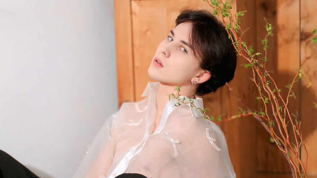 AdrianoAubert Live Webcam on LiveJasmin