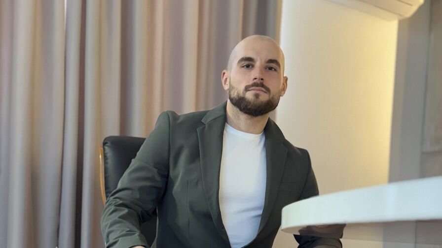 Watch AdamJameson live on jobsporn.net