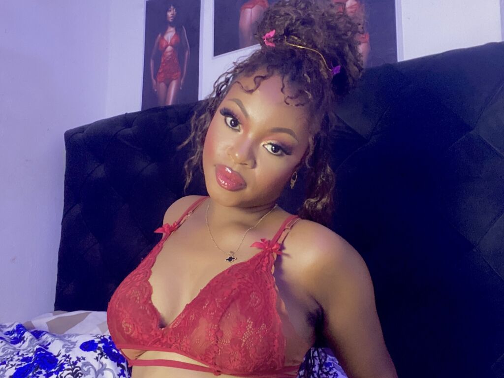 AmaAmivie Profile Image
