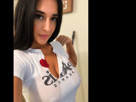 Chat with HollyComming