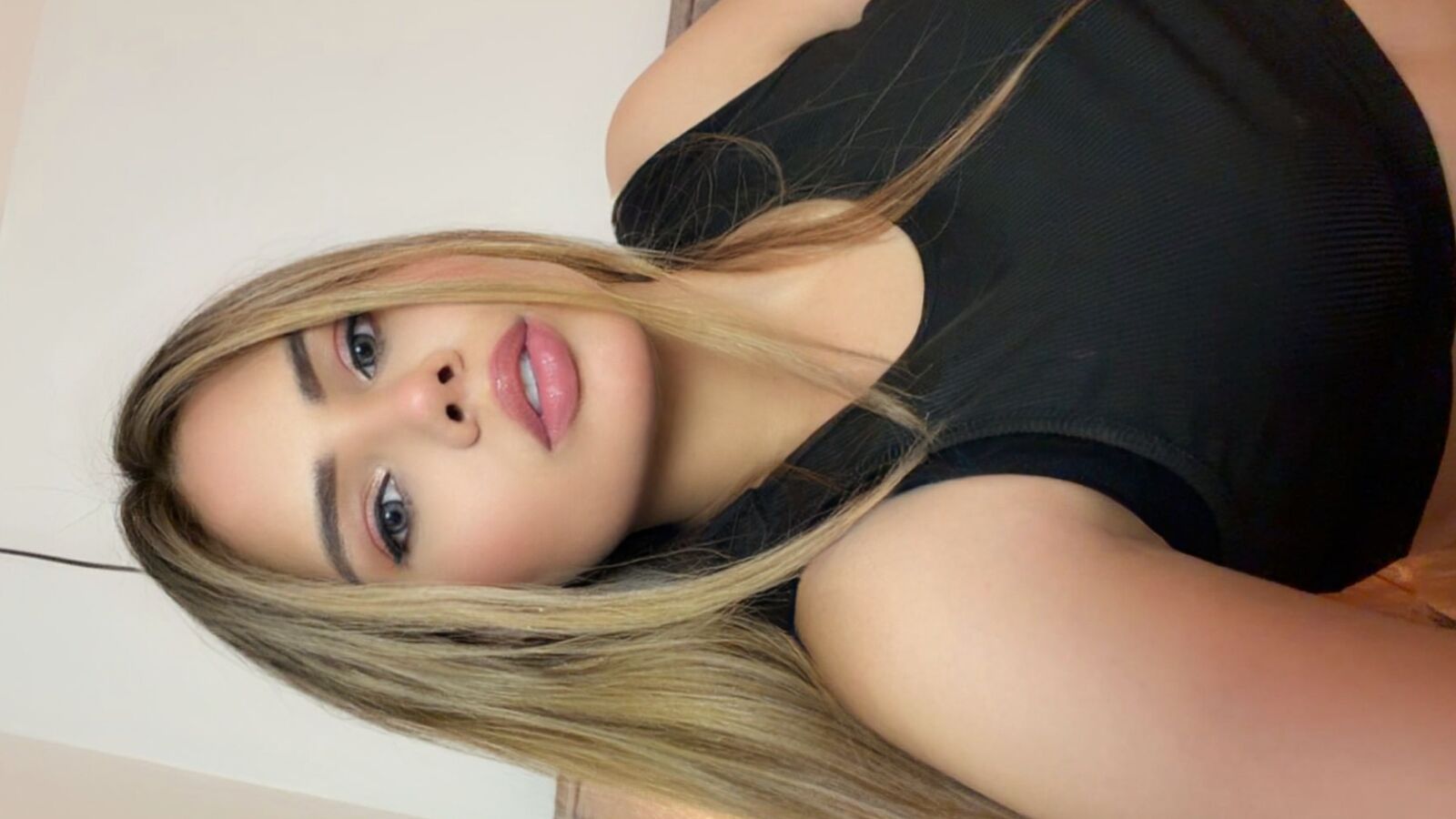 AdrianaSweett erotic portrait