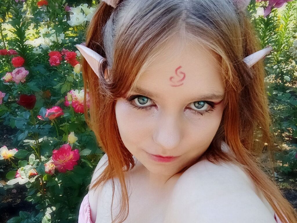 LunaFory LiveJasmin girl member chat profile