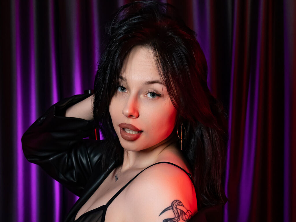 ElliTrue webcam show