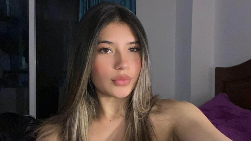 AmberCutty live cam model at LiveJasmin
