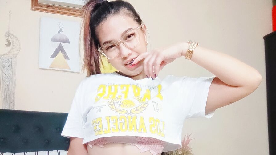 AickaChan's Live Nude Chat