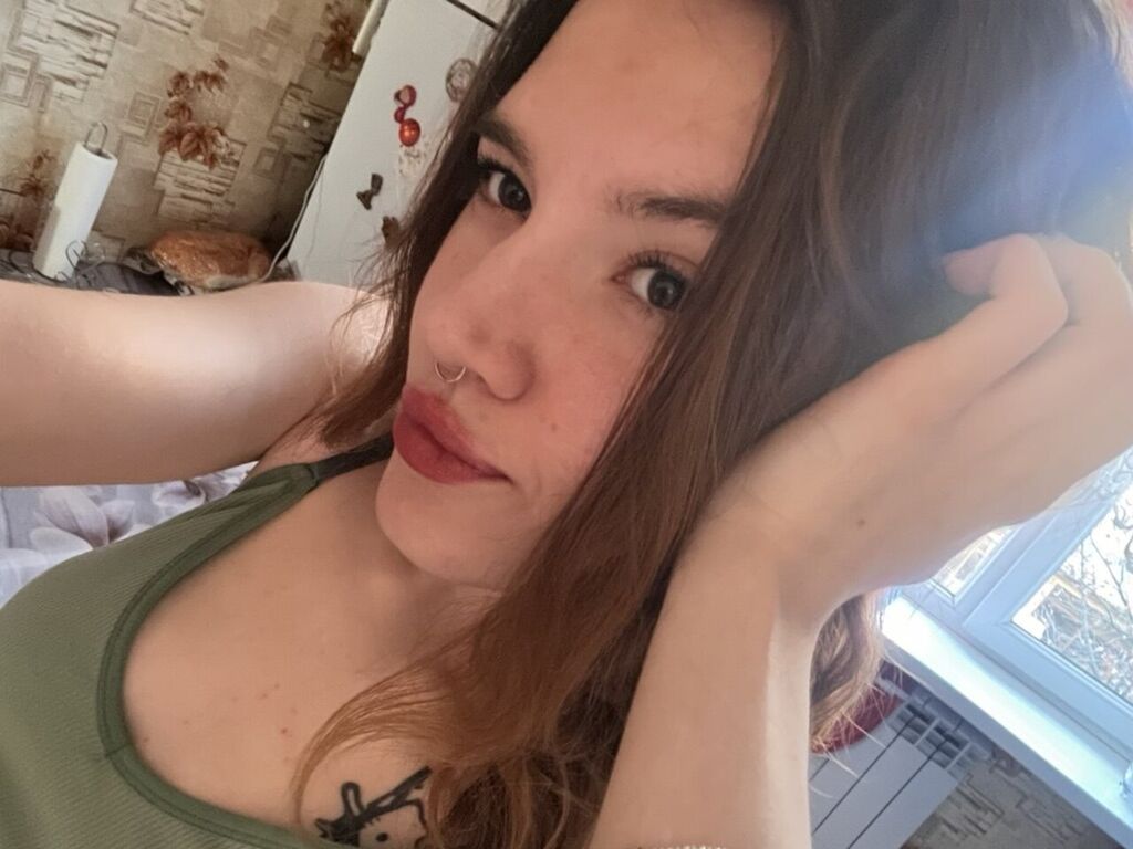 MillyMieras webcam model profile image