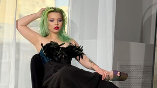 Free Nude MellyStoun