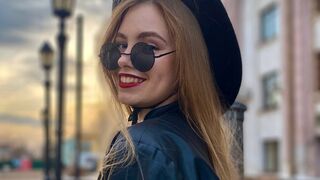 MaiaOshman Live Webcam on LiveJasmin