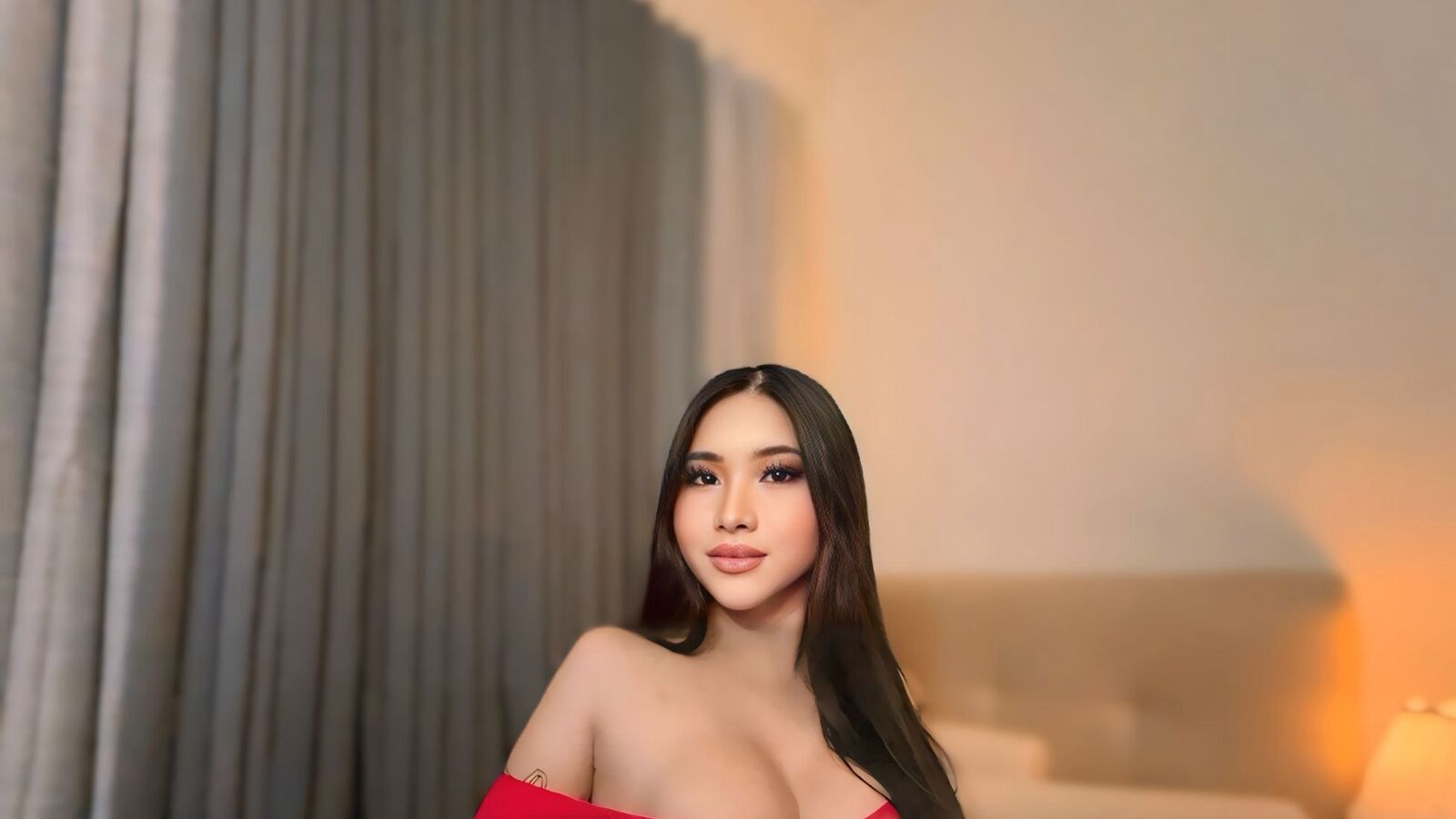LibertyJosson erotic portrait