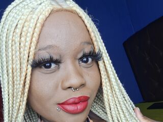 AkeliaHampson on live webcam
