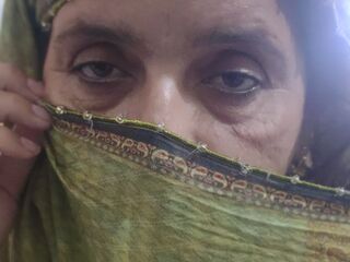 Webcam model MahiKimi from Web Night Cam