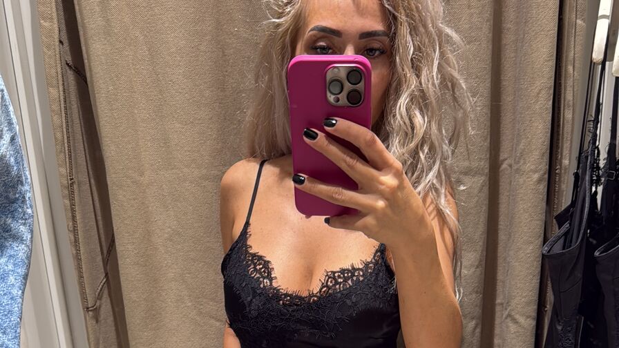 JenniferRein live cam model