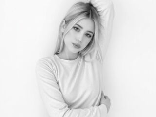 ZaraVelvettt live cam