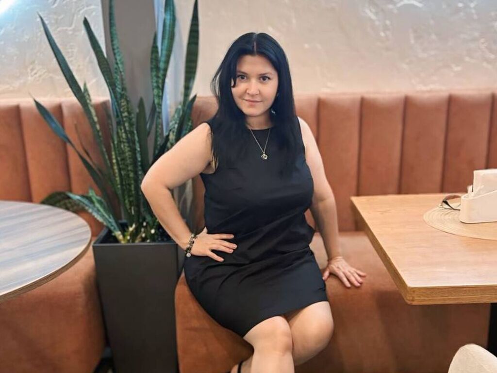 LuisaMiller LiveJasmin webcam model profile photo