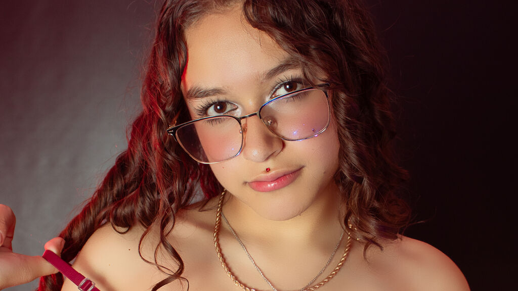 SaritaDay online cam on GirlsOfJasmin