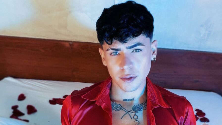 Watch CamilloGuzmn live on Viva LiveCam🔔