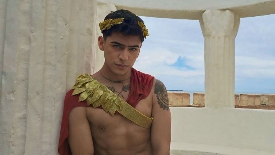 Chat with CamilloGuzmn live on AsianCamModels.com