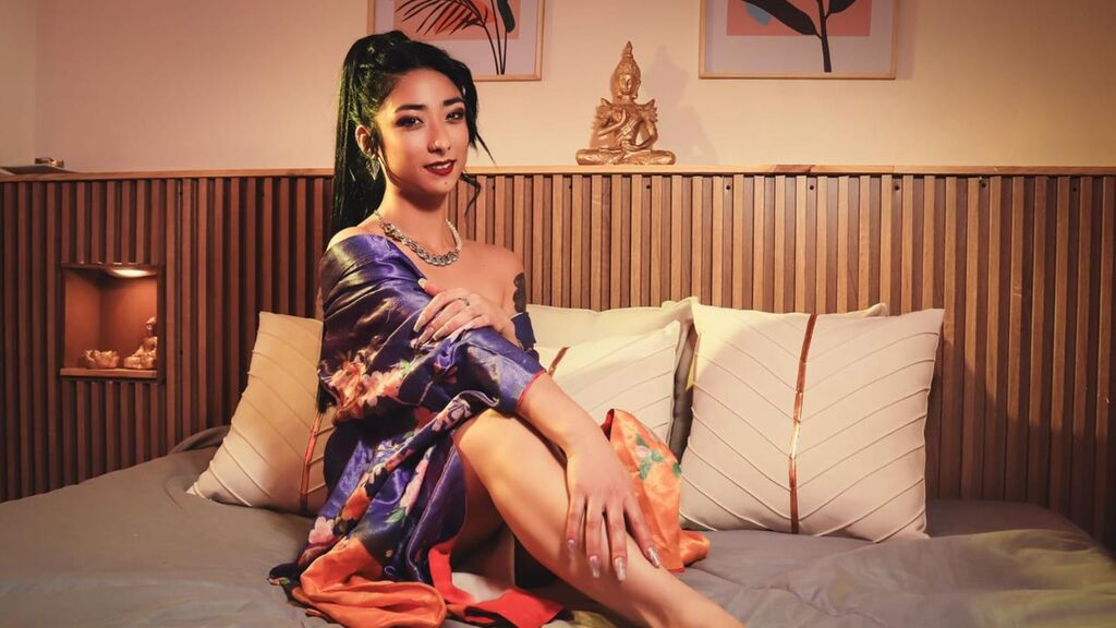 DaniOishi Live Chat on LiveJasmin