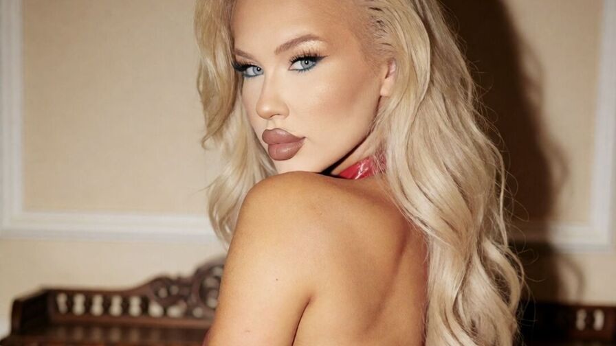 AlmaGrace's Live Nude Chat