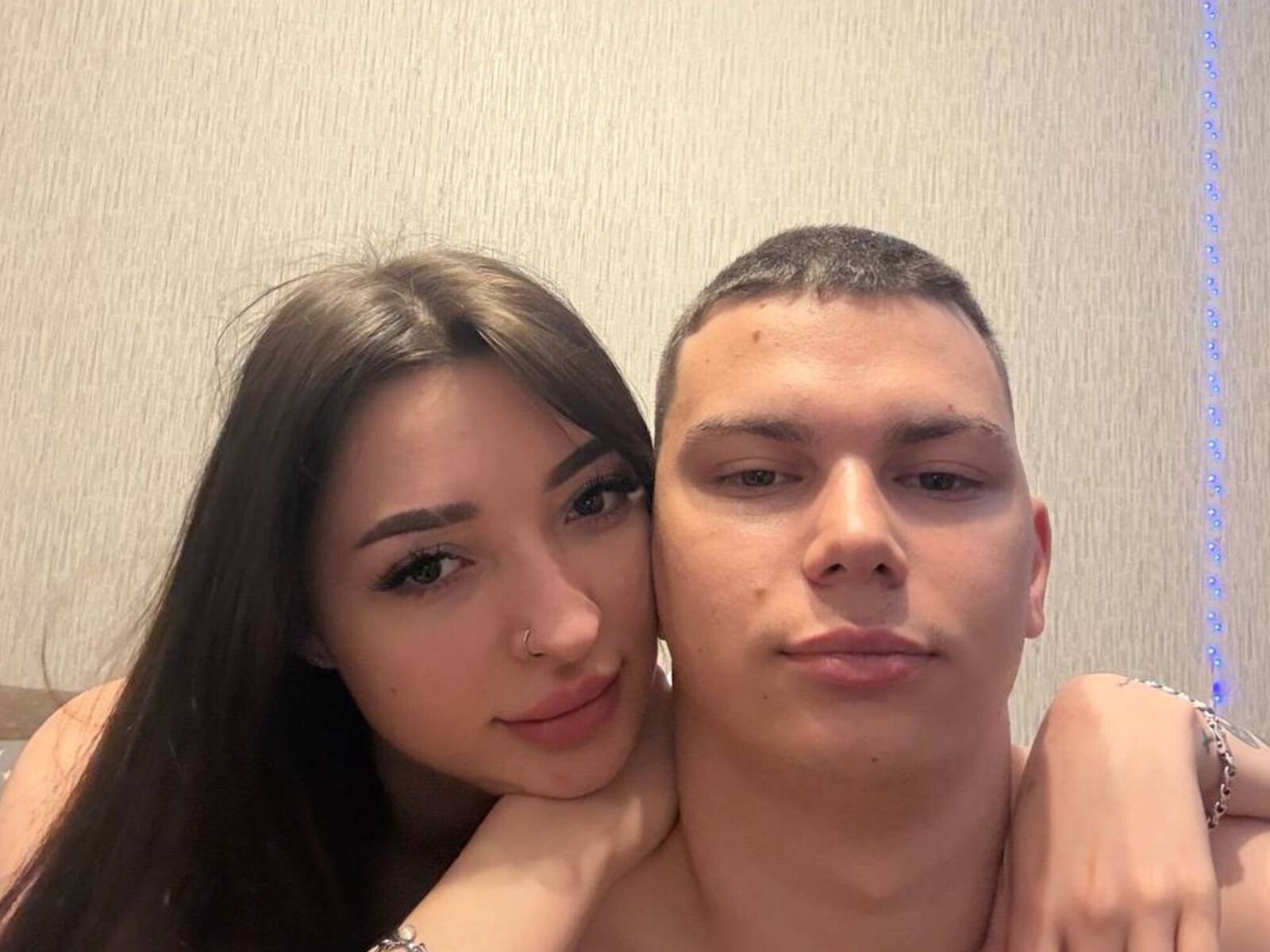 Live cam for RosendaAndJony