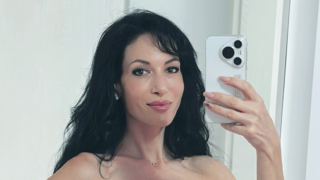 AmalyaBrown online on GirlsOfJasmin