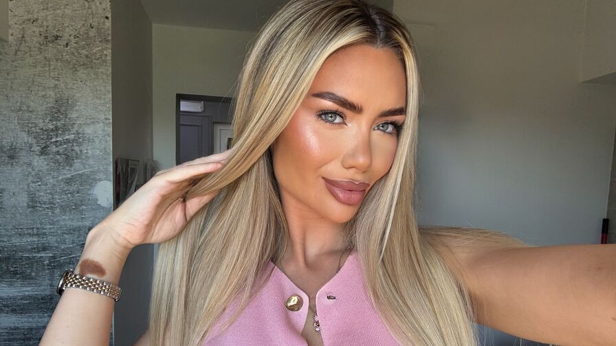ErikaBonnie's Live Nude Chat