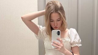 Free Nude TarenCosier