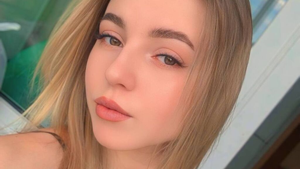 DeliaKon's profile from Jasmin at GirlsOfJasmin'