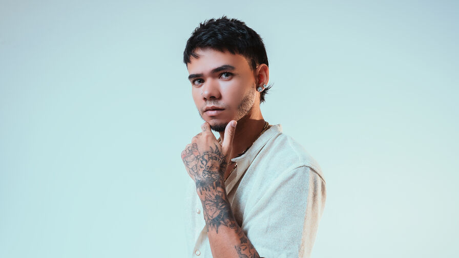 Watch NickJackson live on E-Chat