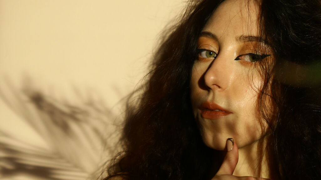 Live Chat with EvaCreek on LiveJasmin