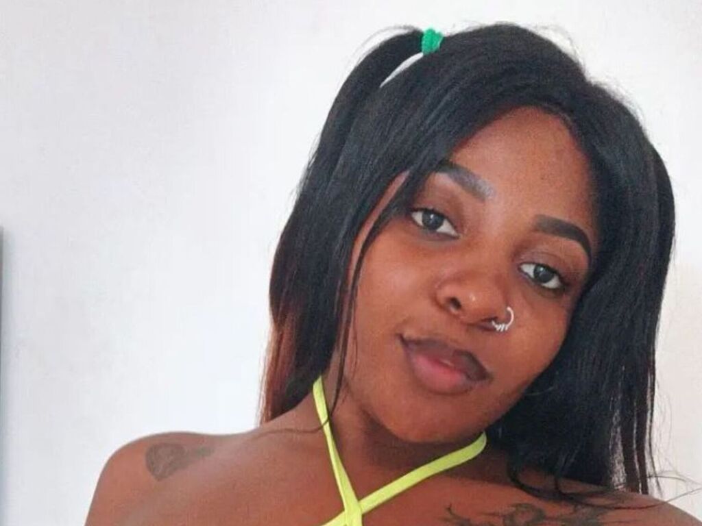 NeferetCharlotte Nude