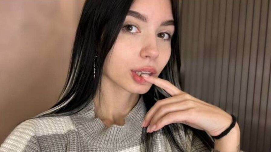 Chat with FreyaReed live on AsianCamModels.com