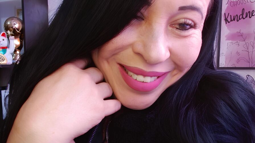 Watch LaurenMallioni live on E-Chat