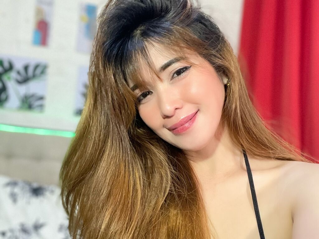 BellaWinter live girl webcam profile