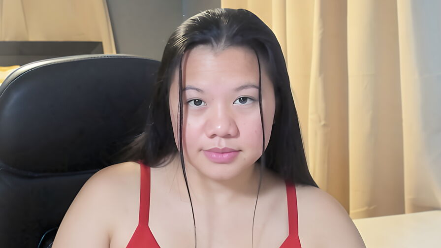 Watch NicoleBridge live on E-Chat