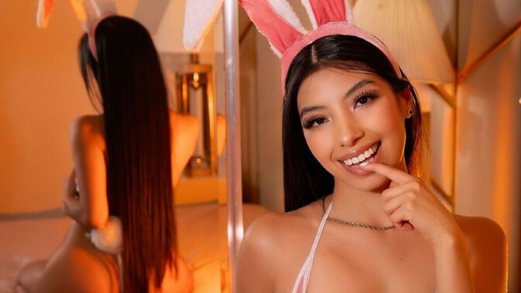 DemiBush live cam model at LiveJasmin